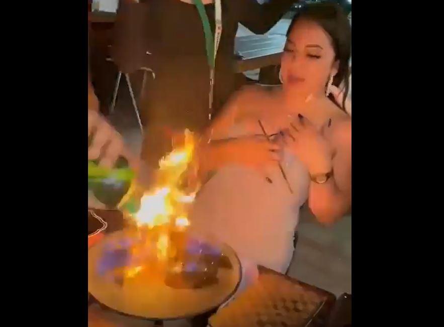 VIDEO - Empezó como festejo, terminó en tragedia... Joven se quema la cara con bebida flameada
