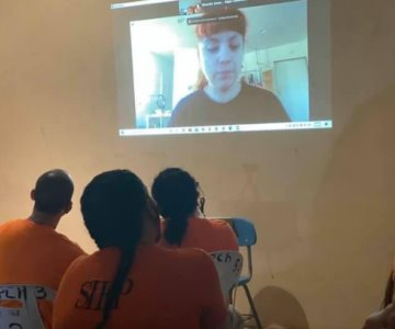 Mon Laferte acompaña en taller virtual a las mujeres del Cereso de Cajeme
