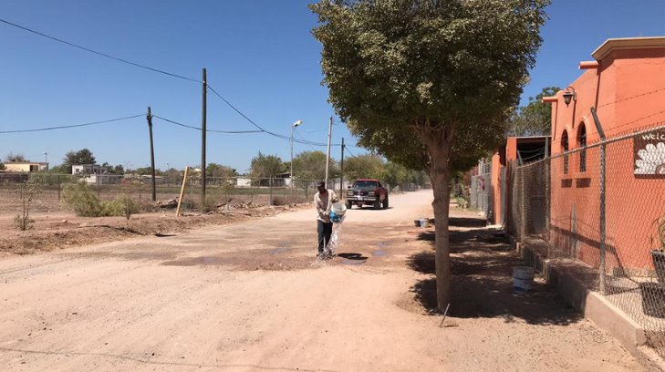 VIDEO | Critican a trabajador de Oomapas Navojoa por desperdiciar agua