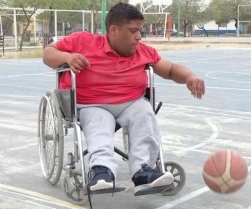 Samuel quiere ser un jugador de basquetbol en silla de ruedas profesional