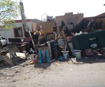 Esta casa llena de basura provoca reacciones opuestas entre vecinos