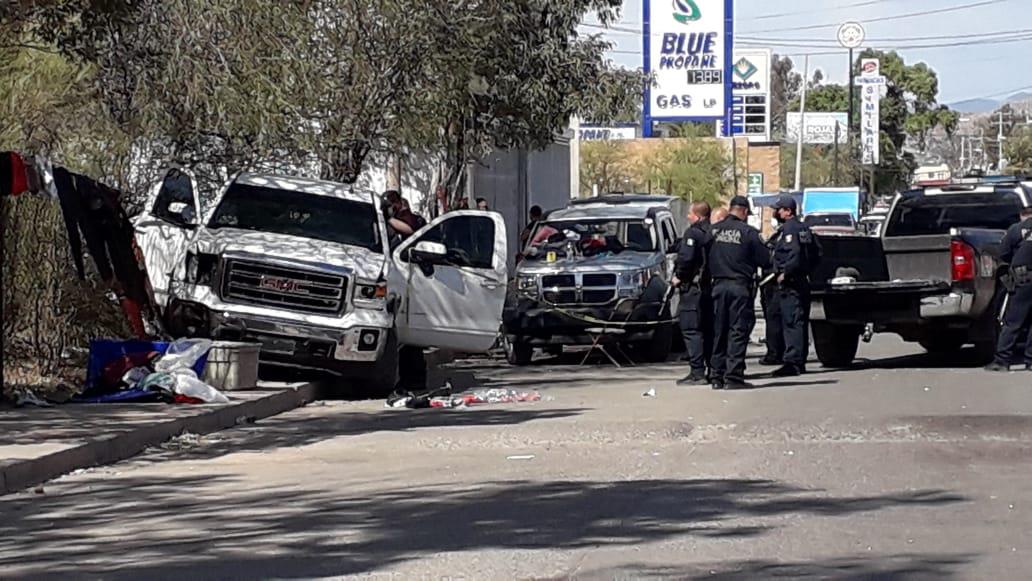Camioneta atropella y mata a tres personas en Nogales; tripulantes se dan a la fuga