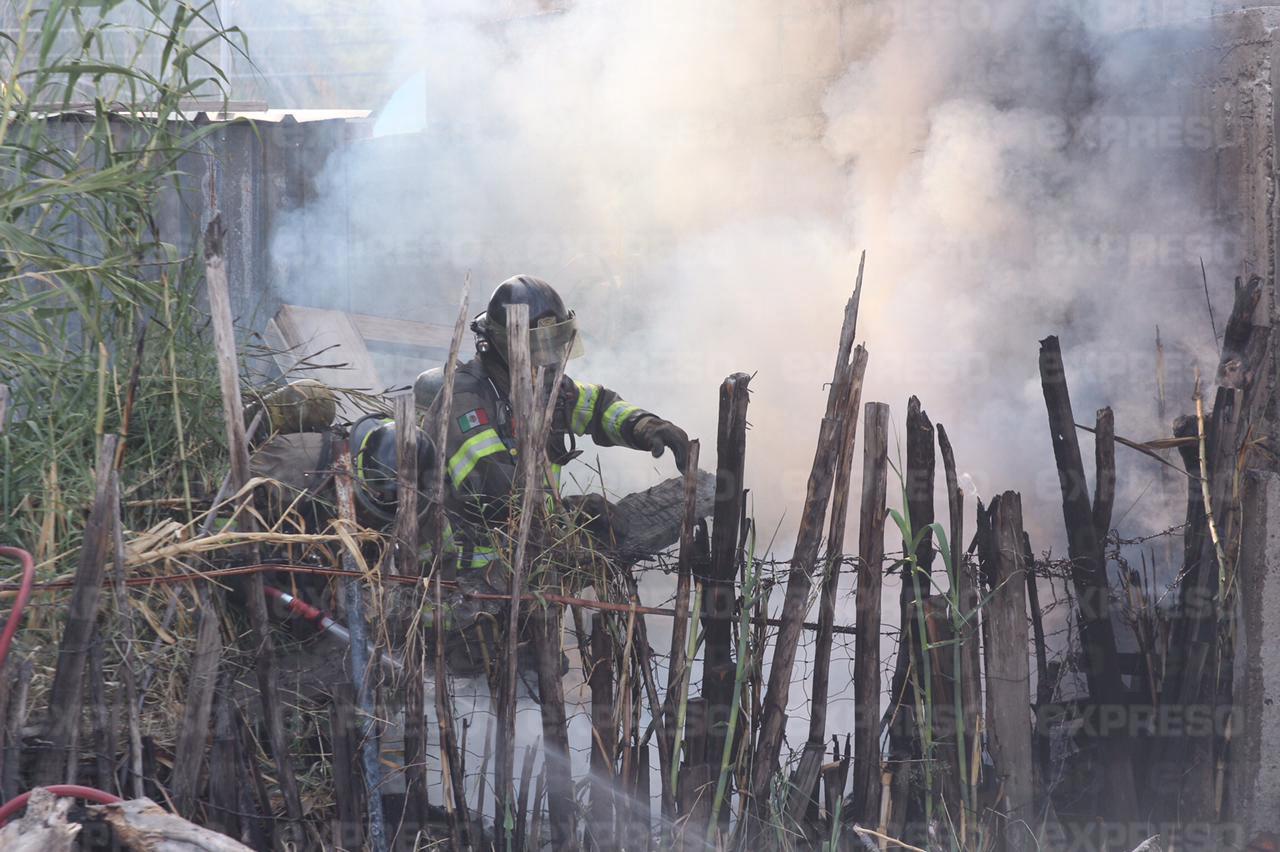 El olor a humo me despertó; incendio consumió su hogar en El Jito