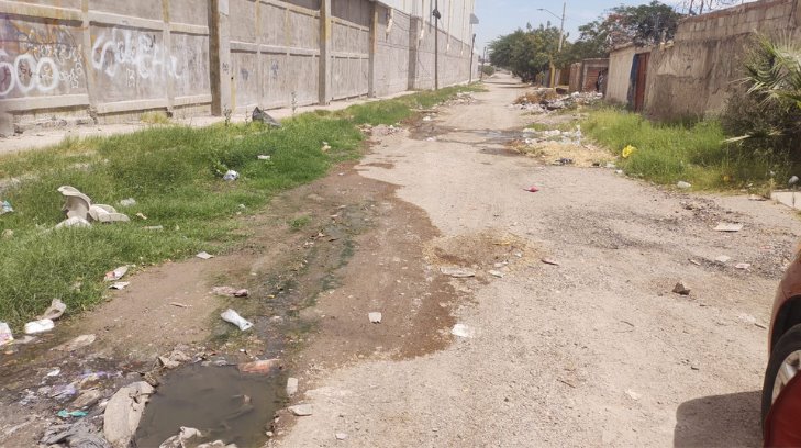 Fugas de agua e inseguridad; esta calle tiene hartos a los vecinos de la Adolfo de la Huerta