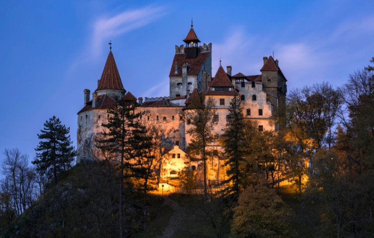 El famoso Castillo de Drácula ofrecerá vacunas contra COVID-19 gratis