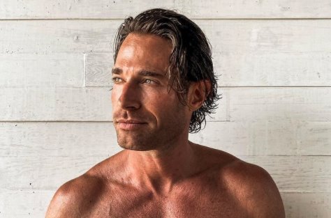 Sebastián Rulli se pone sexy vestido, tacones…