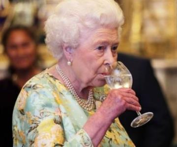 Consterna el delicado estado de salud de la reina Isabel II
