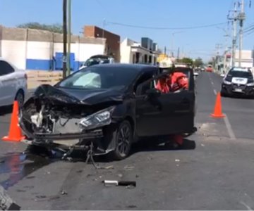 VIDEO | Se registra aparatoso choque en el centro de Hermosillo