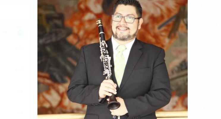 De Oaxaca y sonorense de corazón, Luis muestra su pasión en el clarinete