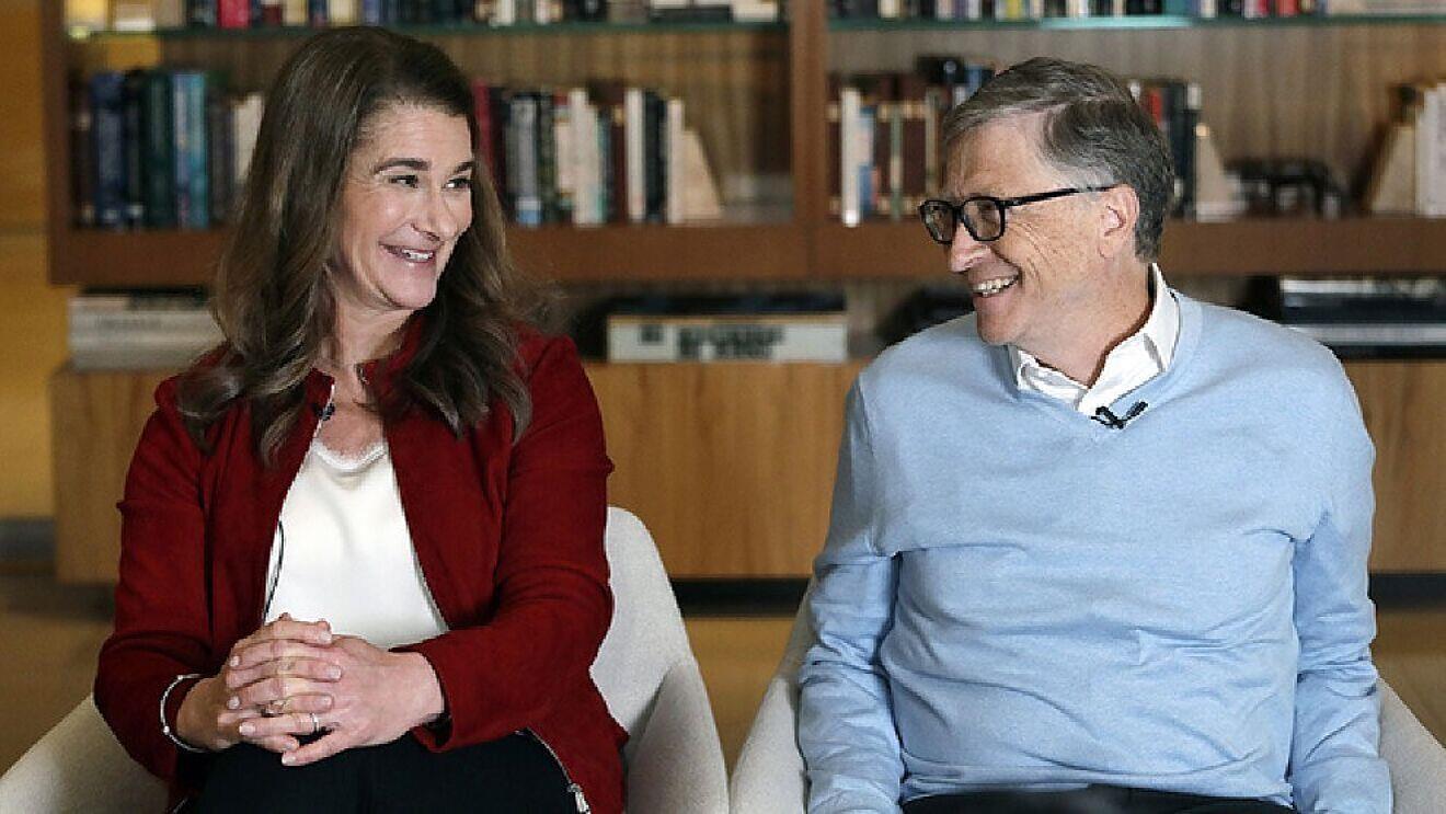 Bill Gates entrega acciones a Melinda