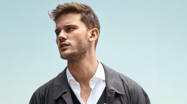 Jeremy Irvine en pláticas para unirse a Green Lantern