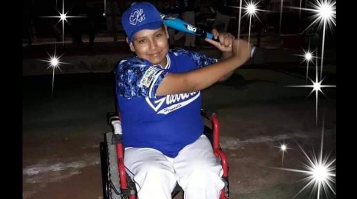 El sueño de Jesús Antonio es jugar beisbol pero no tiene silla deportiva; busca apoyo para lograrlo