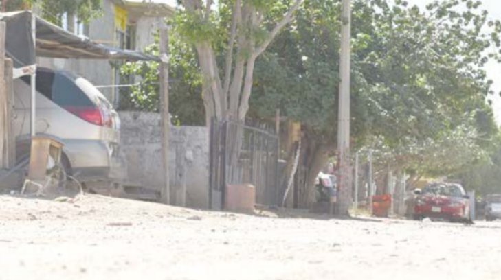 Nunca se había visto tan feo; vecinos de Las Carretas se enferman por la falta de pavimentación