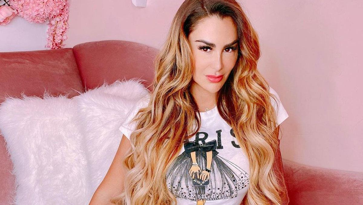 Ninel Conde graba un TikTok y seguidores descubren un supuesto golpe en su rostro