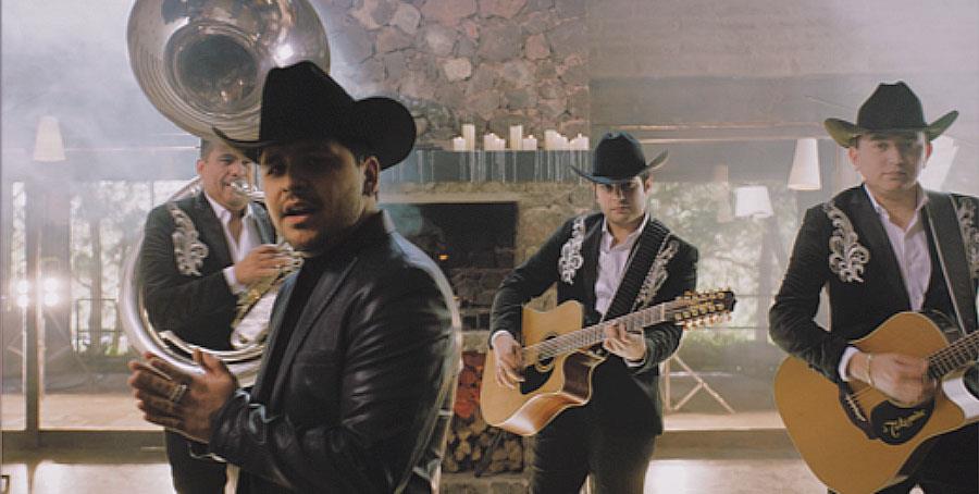 Christian Nodal y los Plebes del Rancho marcan tendencia con Ya Lo Superé