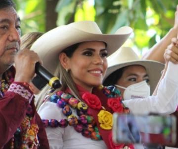 Evelyn Salgado inicia campaña junto a su padre en Guerrero