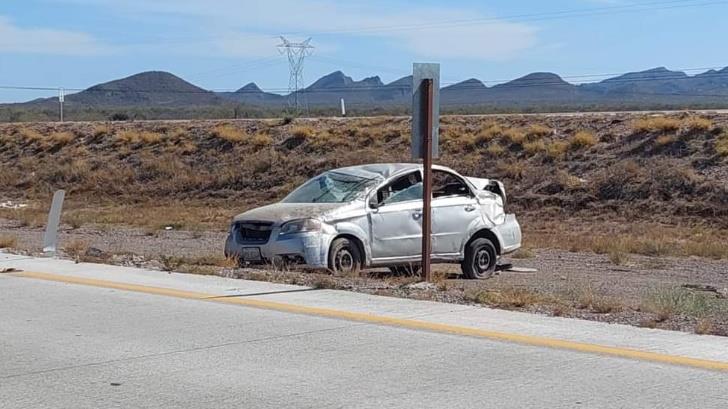 Vuelca auto en carretera Guaymas-Hermosillo; trasladan a heridos a hospital del puerto