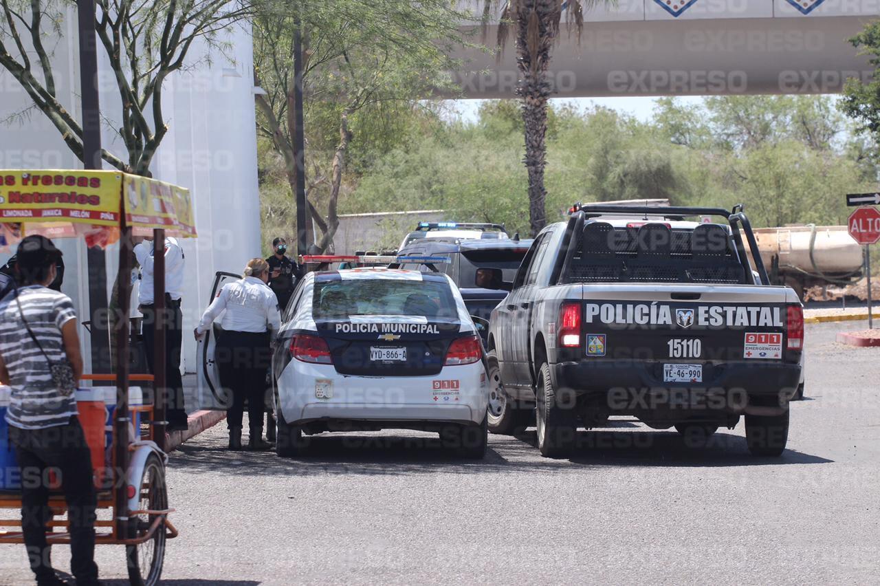 VIDEO - A punta de pistola asaltan a empleado de gasolinera en banco del Quiroga