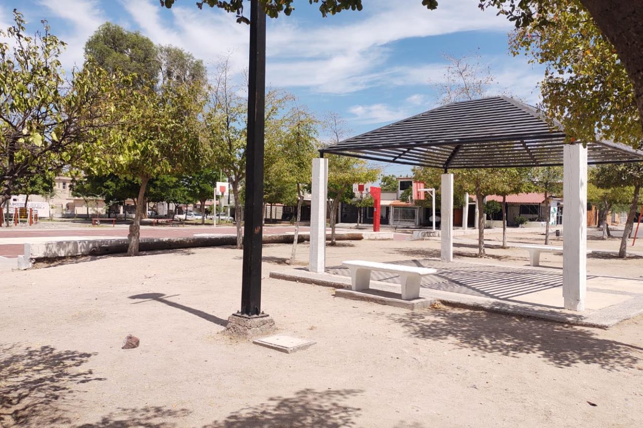 Dan mantenimiento a 10 millones de metros de plazas y parques en Hermosillo