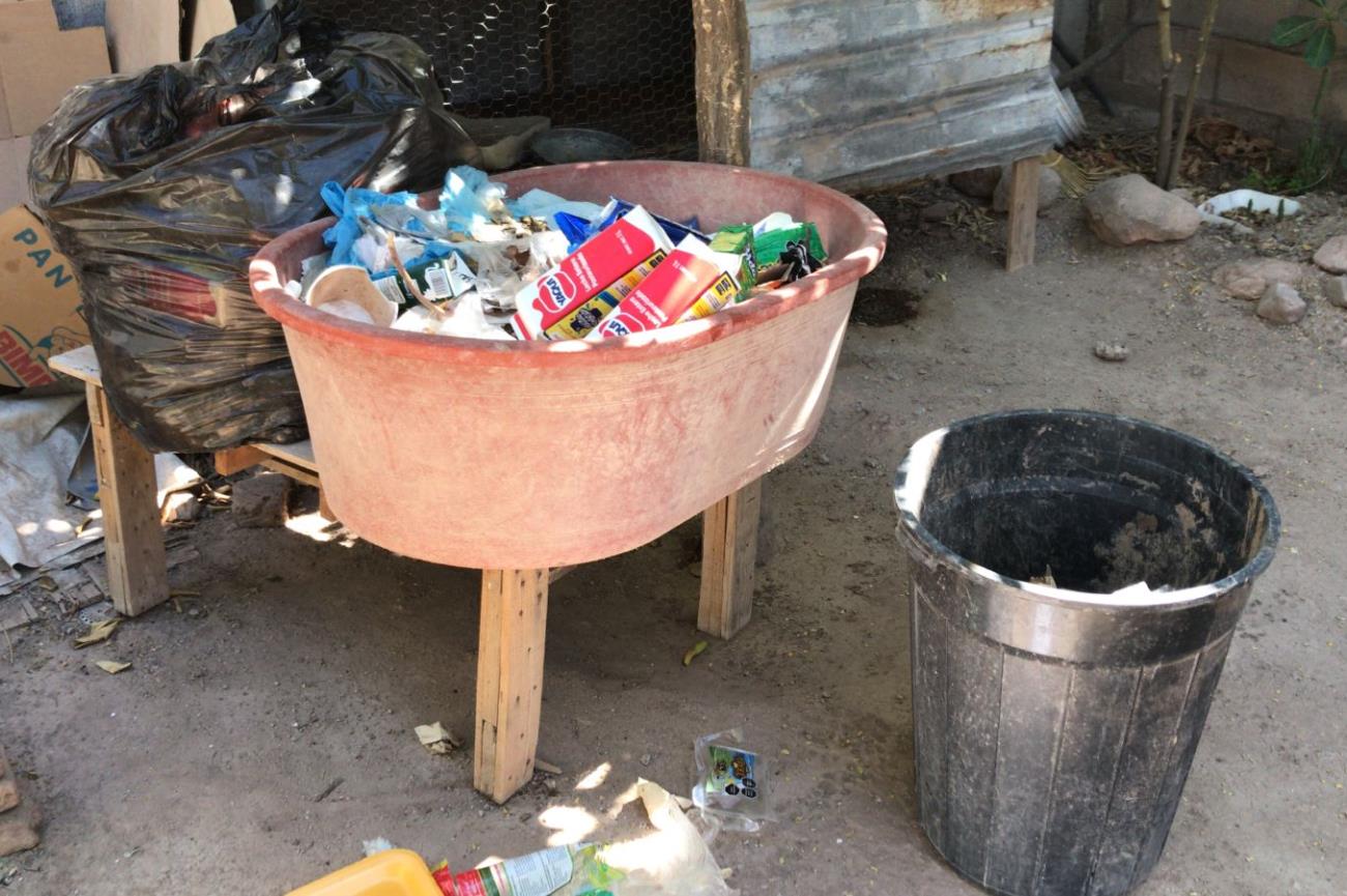 Dos semanas sin servicio de recolección de basura en Navojoa; vecinos de la Beltrones no soportan el apeste