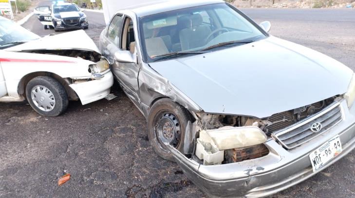 Taxi se impacta contra carro en carretera Empalme-Guaymas