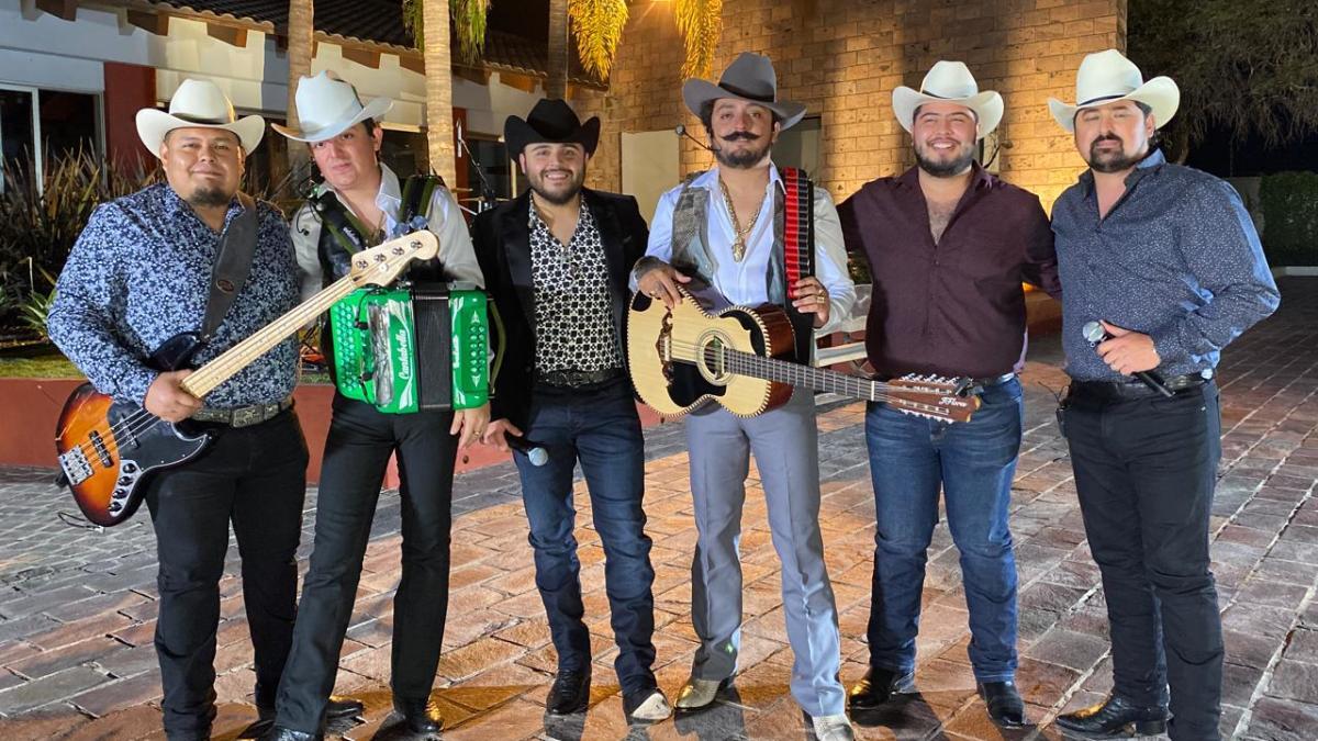 Ya puedes escuchar El Ranchero, dueto de Gerardo Ortiz y Los Dos Carnales