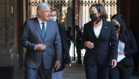 La visita de Kamala Harris al país dejó una puerta abierta para México