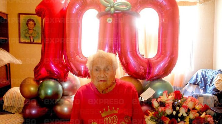 No uso andadera porque no estoy viejita: Doña Magui celebra sus 100 años en la Ley 57