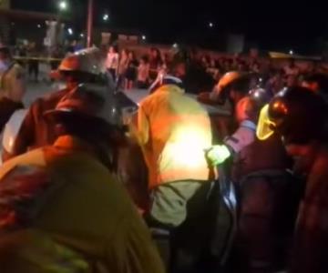 VIDEO - Así rescataron a persona prensada en accidente de Hermosillo