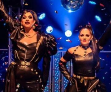 Critican a Tatiana por cantar y bailar con drag queen Velvetine