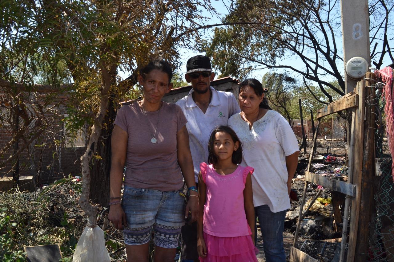 La familia Madrid lo perdió todo en un incendio; ahora solicitan ayuda para reconstruir su casa