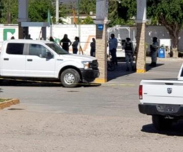 Gatilleros acribillan a empresario de Empalme mientras cargaba gasolina