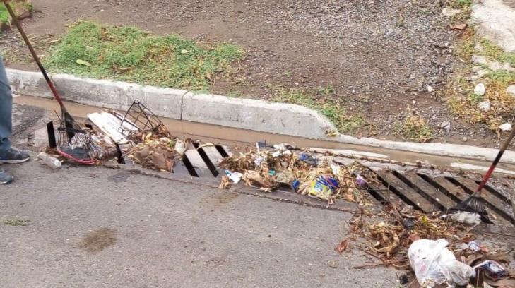 Pide Servicios Públicos de Cajeme no tirar basura para evitar tapar alcantarillas