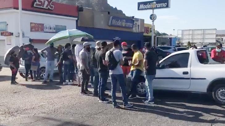 ¿Por qué no se van a Palacio?; se calientan los ánimos y arremeten contra manifestantes en Guaymas