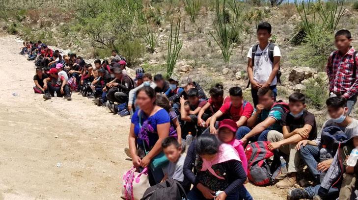 Juez prohíbe expulsión de migrantes a México