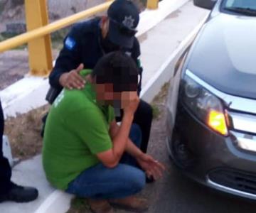 Policías evitan que hombre se quite la vida desde puente del Río San Miguel