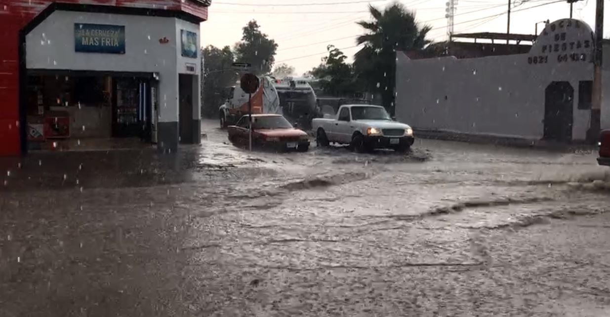 Intensa lluvia al norte de Hermosillo