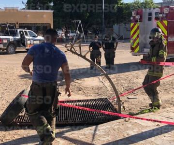 Por sus gritos de auxilio rescatan a hombre atrapado en alcantarilla en Hermosillo