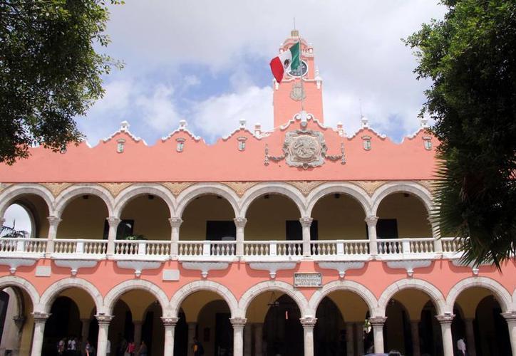 Banco embarga bienes de ayuntamiento de Mérida por deuda de 588 mdp