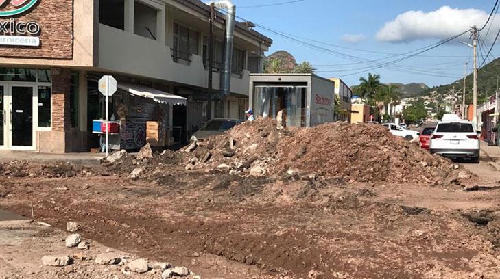 Incumplen promesa en Guaymas; la obra de la calle Yáñez no tiene para cuando