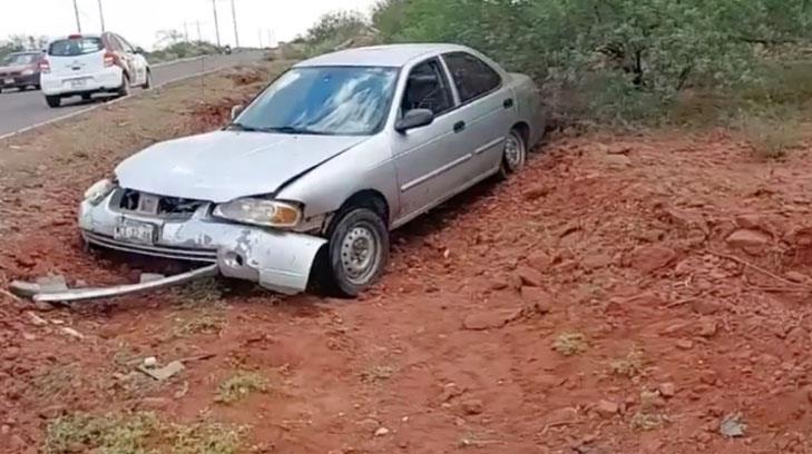Por no atropellar a un perro chocó su auto al norte de Guaymas