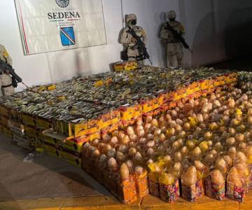 Ejército decomisa metanfetamina valuada en 300 millones de pesos en camión de dulces