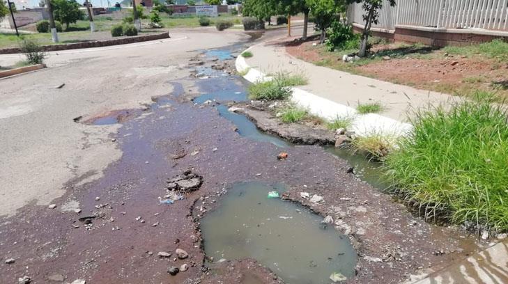 Quieren regresar a clases pero en Guaymas las calles frente a las escuelas están destruídas