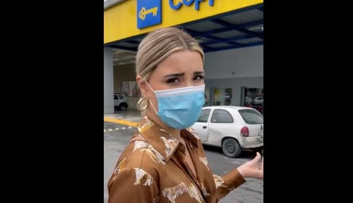 VIDEO - Influencer mexicana se pone nerviosa por entrar a famosa tienda departamental de gente humilde