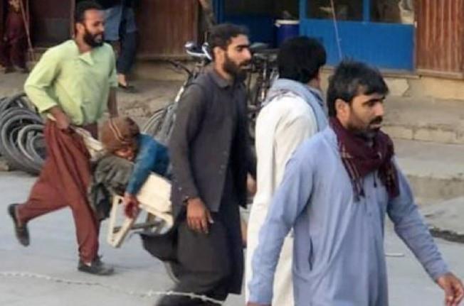 Sube a 60 muertos la cifra del ataque en Kabul