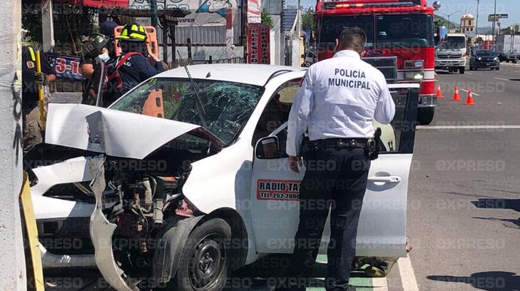 Identifican a taxista atrapado en accidente al sur de Hermosillo