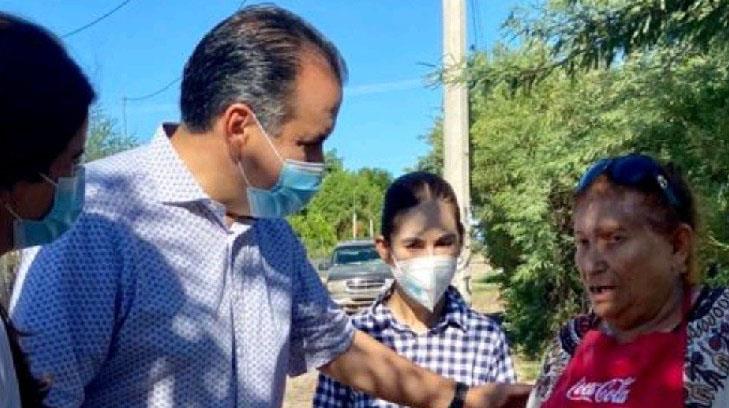 Antonio Astiazarán visita a las familias afectadas por las lluvias en Miguel Alemán