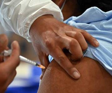 Continúa jornada de vacunación en SLRC; hay prioridad para mujeres embarazadas
