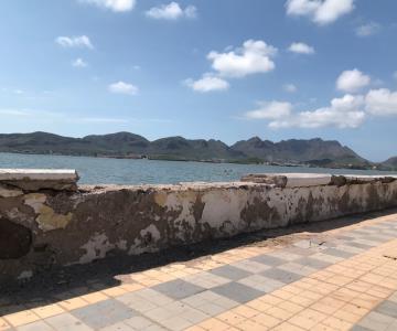 Hasta el muro del malecón de Guaymas se están robando