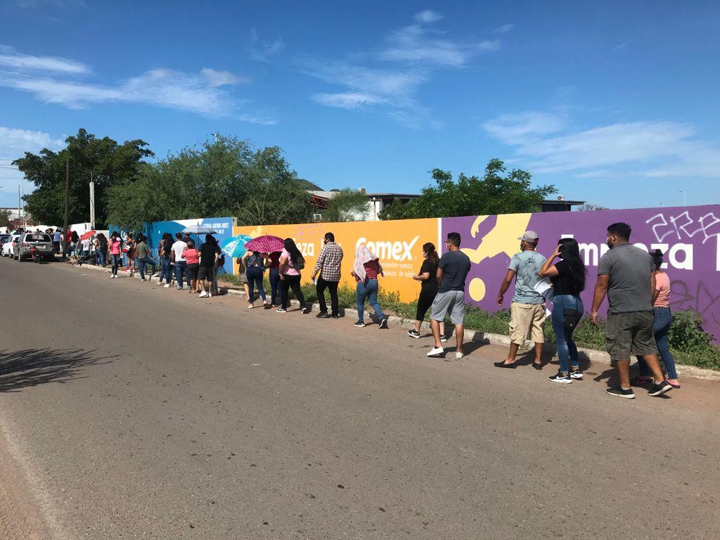 Jóvenes de Guaymas se ponen las pilas y van por su vacuna